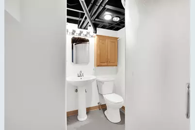 8441 W Lisbon Ave, Milwaukee, WI 53222 - Photo 15