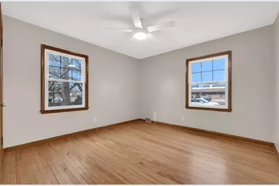 8441 W Lisbon Ave, Milwaukee, WI 53222 - Photo 7