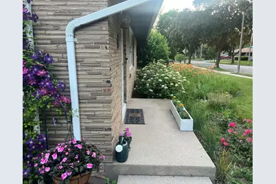 9825 W Concordia Ave, Milwaukee, WI 53222 - Photo 5