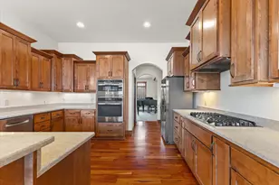 W243N2743 Creekside Dr, Pewaukee, WI 53072 - Photo 21