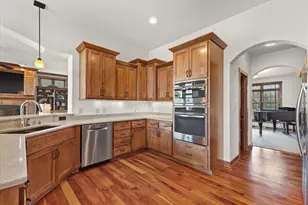 W243N2743 Creekside Dr, Pewaukee, WI 53072 - Photo 17