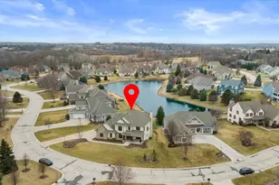 W243N2743 Creekside Dr, Pewaukee, WI 53072 - Photo 7