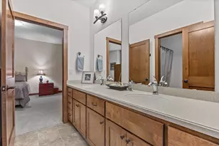 W243N2743 Creekside Dr, Pewaukee, WI 53072 - Photo 47