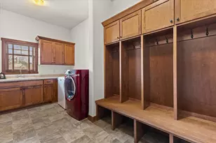 W243N2743 Creekside Dr, Pewaukee, WI 53072 - Photo 27