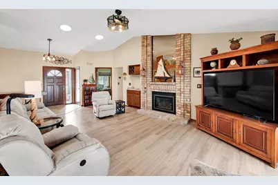 7900 W Drexel Ave, Franklin, WI 53132 - Photo 5