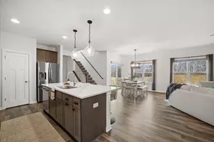 544 Wild Oak Rd, Hartland, WI 53029 - Photo 7