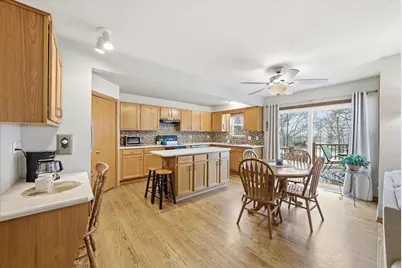 944  Ridgeway Cir, Fredonia, WI 53021 - Photo 5