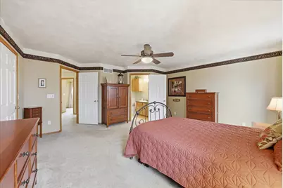 944  Ridgeway Cir, Fredonia, WI 53021 - Photo 13