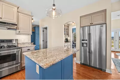 W292N3296  Summerhill Rd, Delafield, WI 53072 - Photo 9