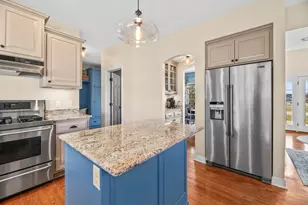 W292N3296 Summerhill Rd, Delafield, WI 53072 - Photo 9