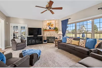 W292N3296  Summerhill Rd, Delafield, WI 53072 - Photo 5