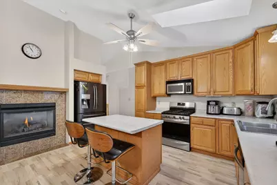 8910 S River Edge Dr, Oak Creek, WI 53154 - Photo 7