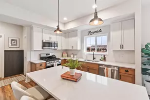 1331 Bluestem Trl, Oconomowoc, WI 53066 - Photo 19