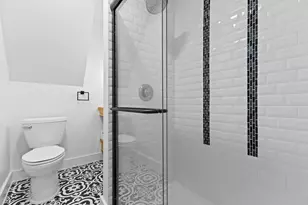 1850 N Arlington Pl, Milwaukee, WI 53202 - Photo 25