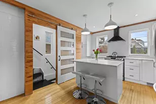 1850 N Arlington Pl, Milwaukee, WI 53202 - Photo 3