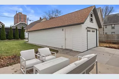 1850 N Arlington Pl, Milwaukee, WI 53202 - Photo 29