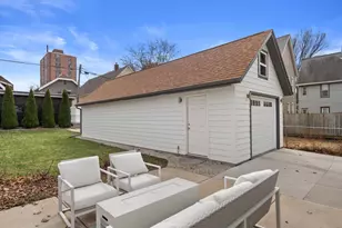 1850 N Arlington Pl, Milwaukee, WI 53202 - Photo 29