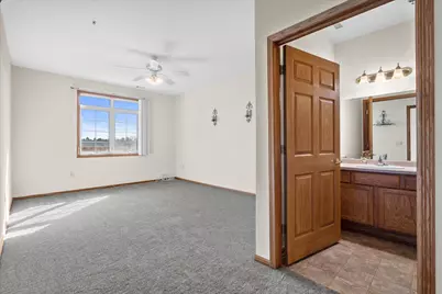 1275  Shadowood Cir #105, West Bend, WI 53095 - Photo 9