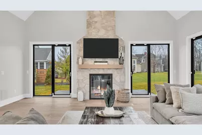 525  Maple St, Lake Geneva, WI 53147 - Photo 13