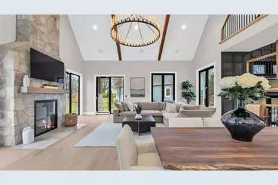 525  Maple St, Lake Geneva, WI 53147 - Photo 1