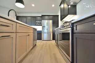 704 Winterberry Dr, Waukesha, WI 53188 - Photo 9