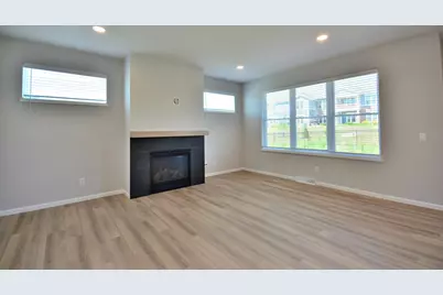 704  Winterberry Dr, Waukesha, WI 53188 - Photo 13