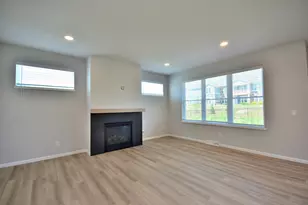 704 Winterberry Dr, Waukesha, WI 53188 - Photo 13