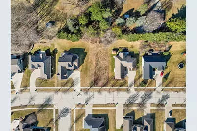 1503  Red Oak Dr, Hartford, WI 53027 - Photo 3