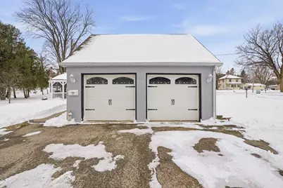 1925  Park Ave, New Holstein, WI 53061 - Photo 35