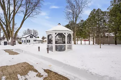 1925  Park Ave, New Holstein, WI 53061 - Photo 31