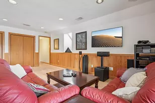 221 Crystal Dr, Hartland, WI 53029 - Photo 37