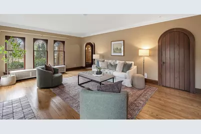 4685 N Woodburn St, Whitefish Bay, WI 53211 - Photo 9