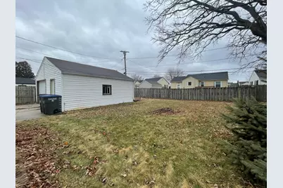 2214 S 17th St, Sheboygan, WI 53081 - Photo 11