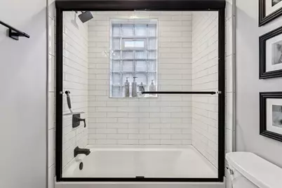 6463 N Garden Grove Ln, Glendale, WI 53209 - Photo 13