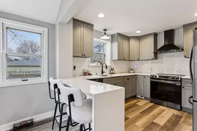 6463 N Garden Grove Ln, Glendale, WI 53209 - Photo 3