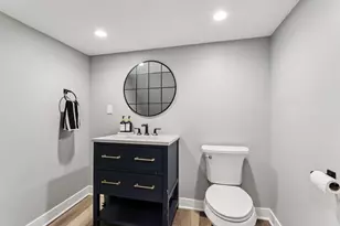 6463 N Garden Grove Ln, Glendale, WI 53209 - Photo 29