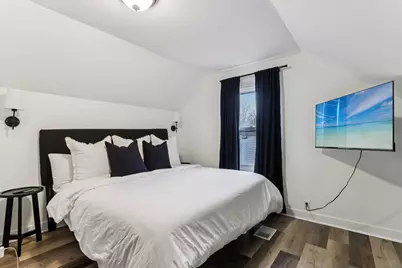 6463 N Garden Grove Ln, Glendale, WI 53209 - Photo 23