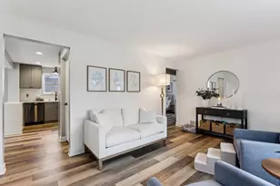 6463 N Garden Grove Ln, Glendale, WI 53209 - Photo 11