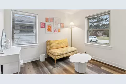 6463 N Garden Grove Ln, Glendale, WI 53209 - Photo 17