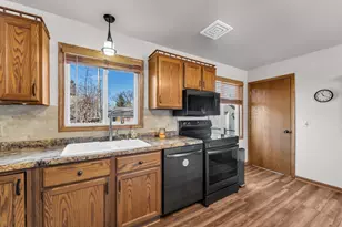 2420 Marshall Square, Racine, WI 53139 - Photo 11