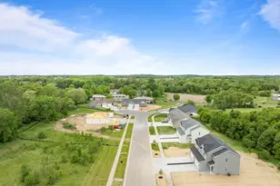 1579 Meadowview Ct, Whitewater, WI 53190 - Photo 3