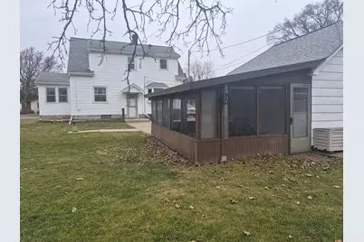 2201 S 30th St, La Crosse, WI 54601 - Photo 5