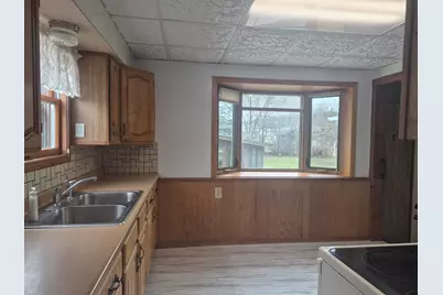 2201 S 30th St, La Crosse, WI 54601 - Photo 11