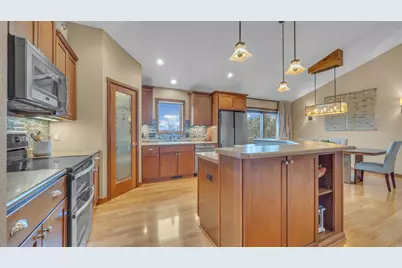 1515  Hummingbird Ln, Plymouth, WI 53073 - Photo 5