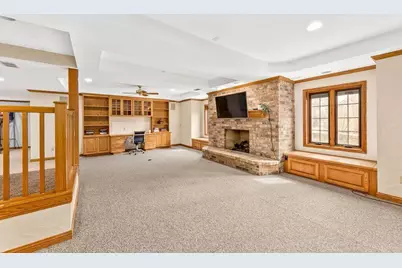 150  Bunker Hill Dr, Brookfield, WI 53005 - Photo 25