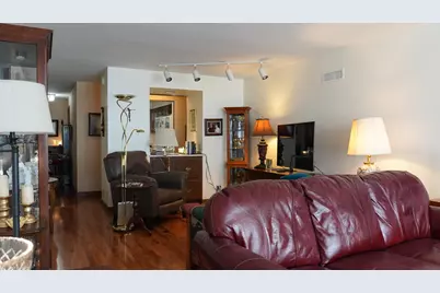 2525 S Shore Dr #22F, Milwaukee, WI 53207 - Photo 9