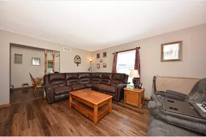 N101W15725  Council Bluffs Dr, Germantown, WI 53022 - Photo 3