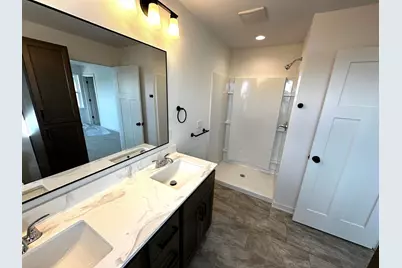 1063  Fairway Ct, Sheboygan Falls, WI 53085 - Photo 9