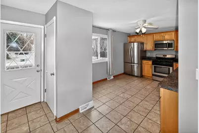 228  Wolf Dr #3, Dousman, WI 53118 - Photo 9