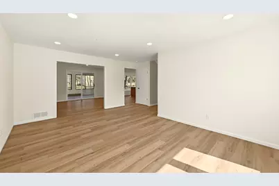 20300  Yorktown Ct, Brookfield, WI 53045 - Photo 3